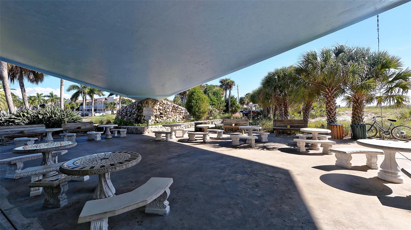 621 ALHAMBRA RD