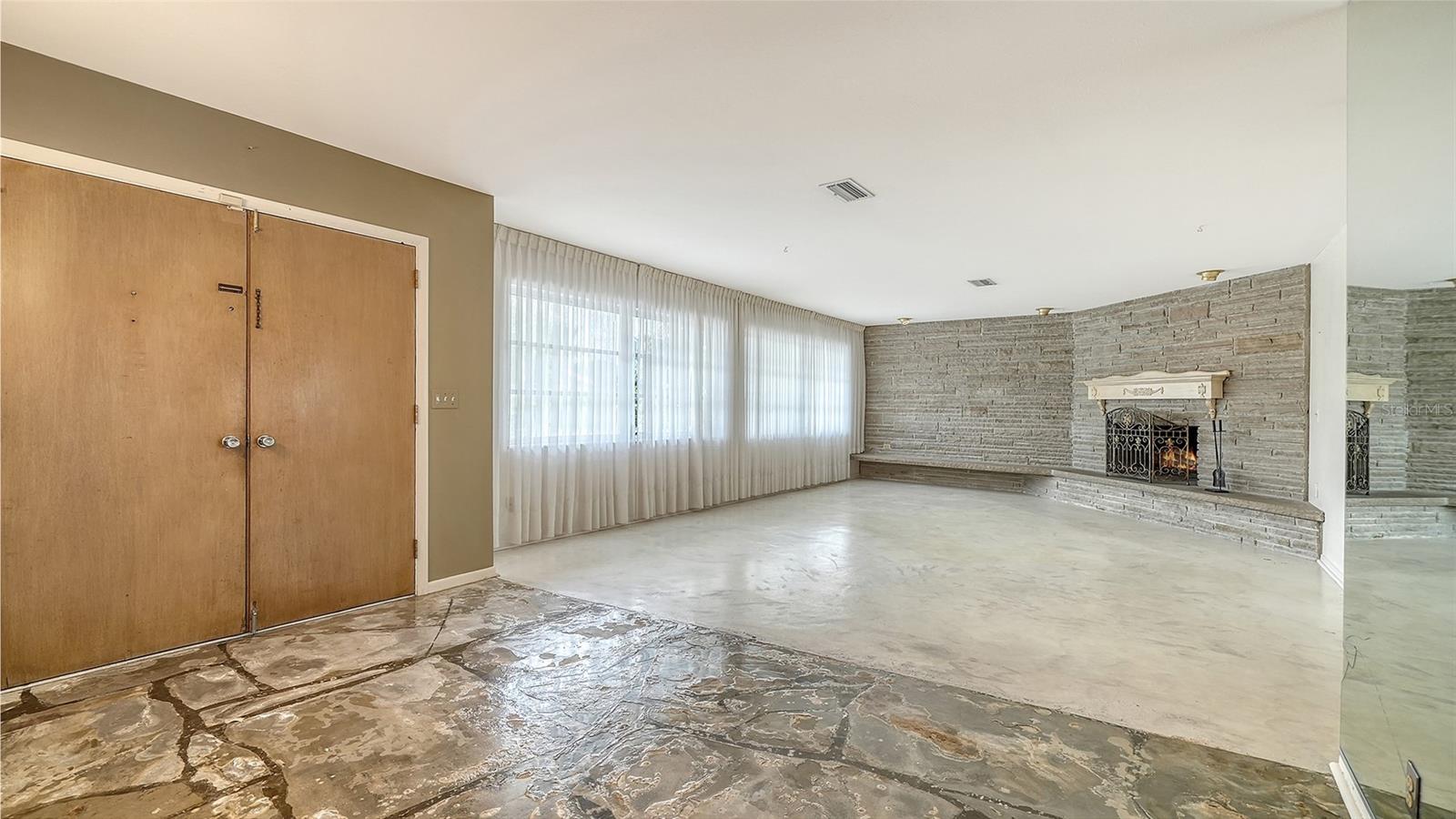 621 ALHAMBRA RD