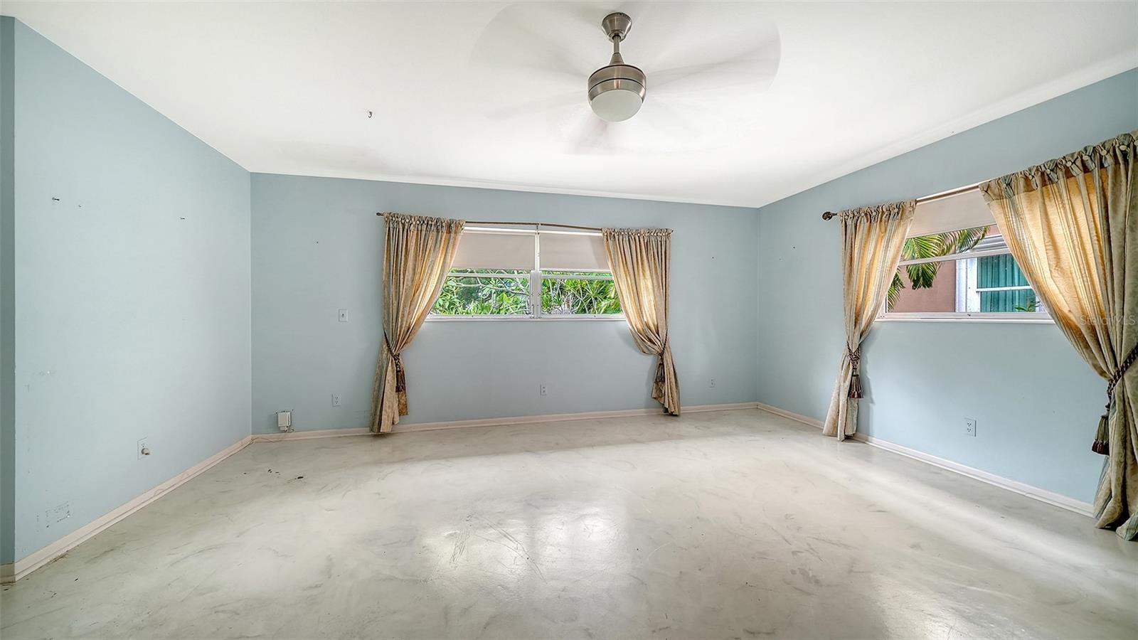 621 ALHAMBRA RD