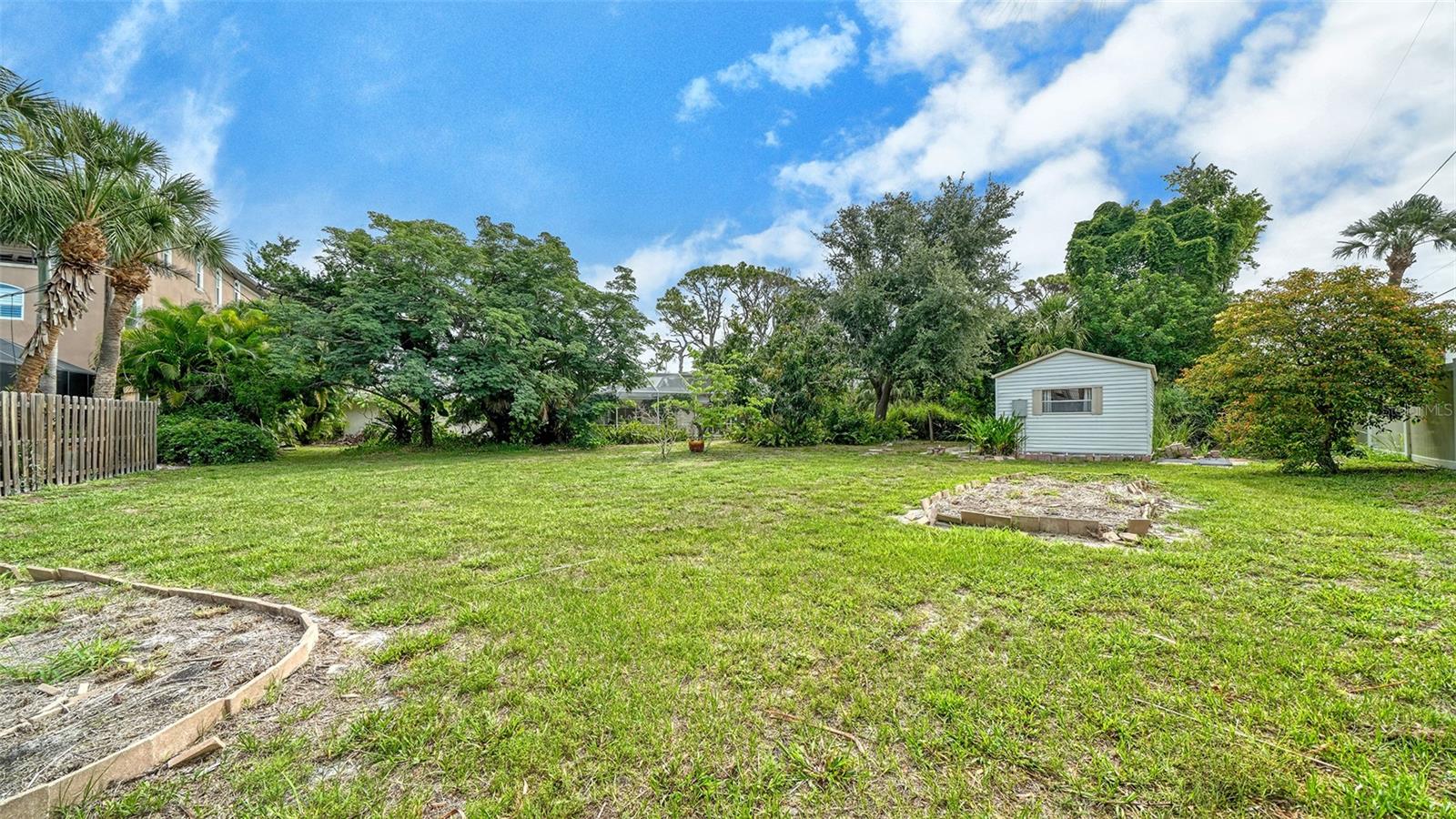 621 ALHAMBRA RD