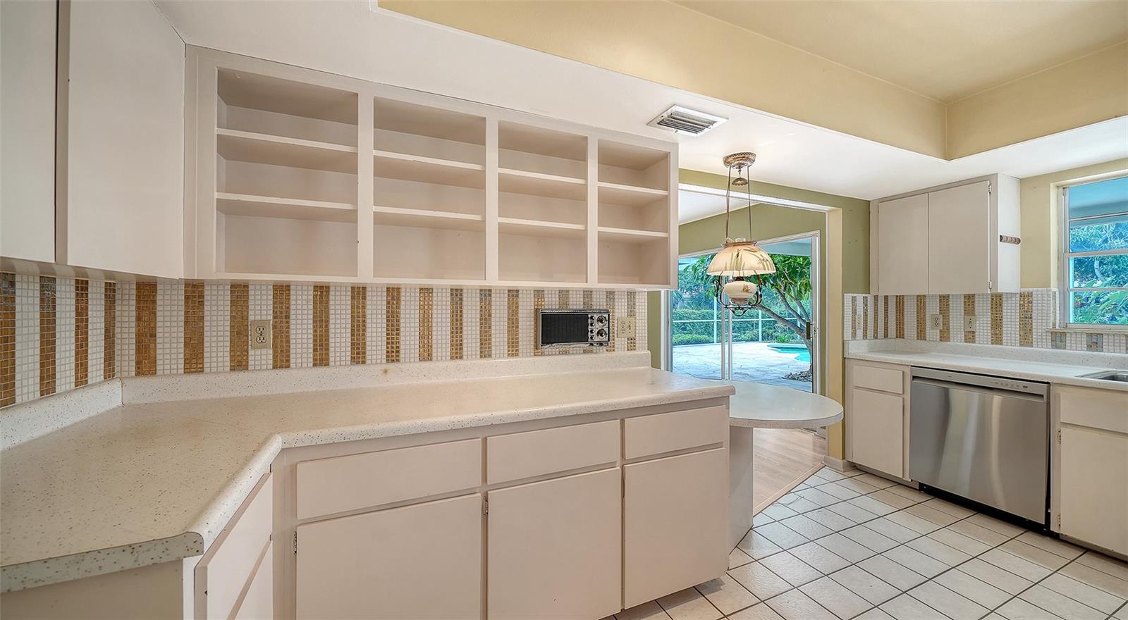 621 ALHAMBRA RD