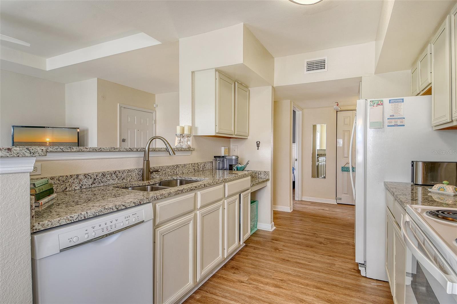 1010 VILLAGIO CIR #201