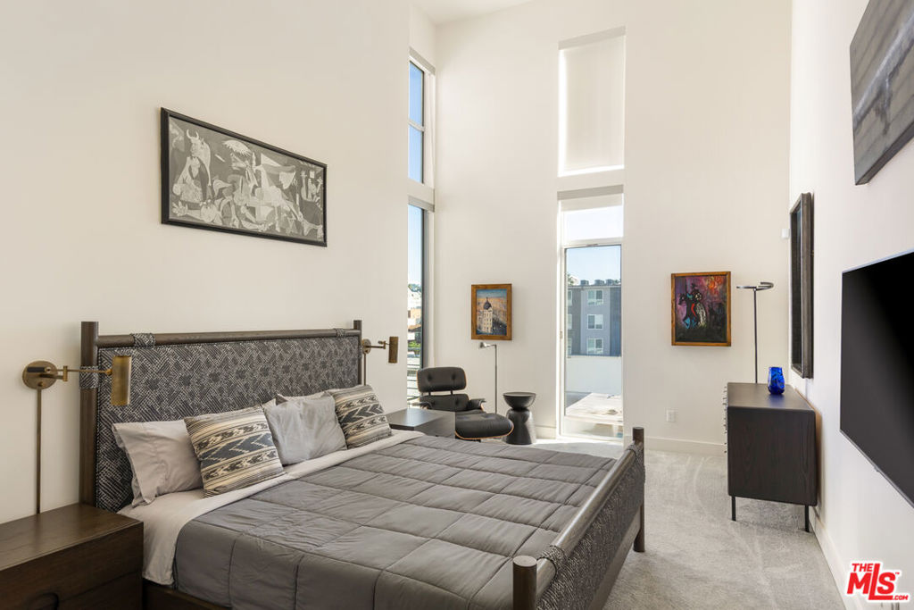 Hollywood Penthouse Condo