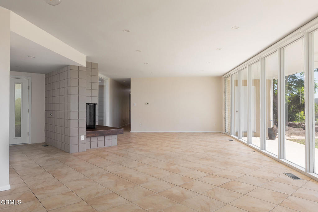 2075 Linda Flora Drive