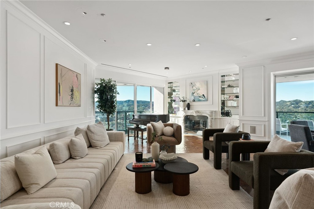 10490 Wilshire Boulevard 2704