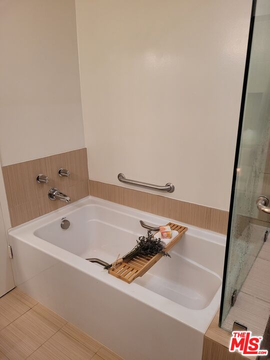 165 N SWALL DR Unit: 301