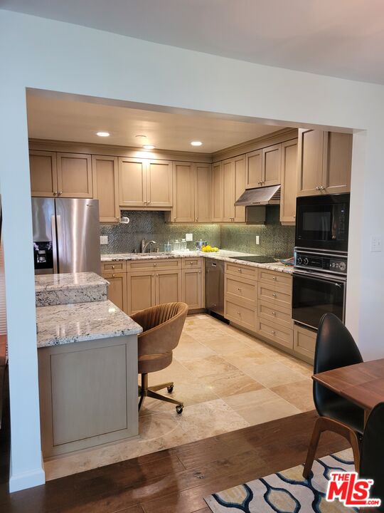 165 N SWALL DR Unit: 301