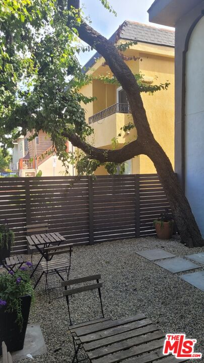 2425 OCEAN AVE Unit: 1
