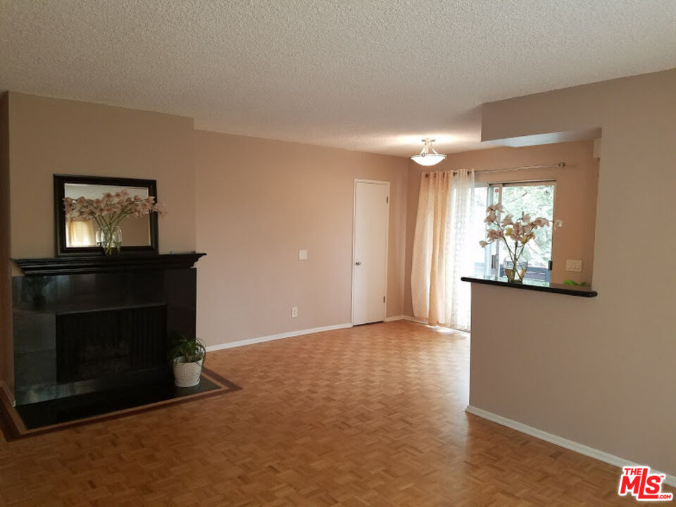 2425 OCEAN AVE Unit: 1