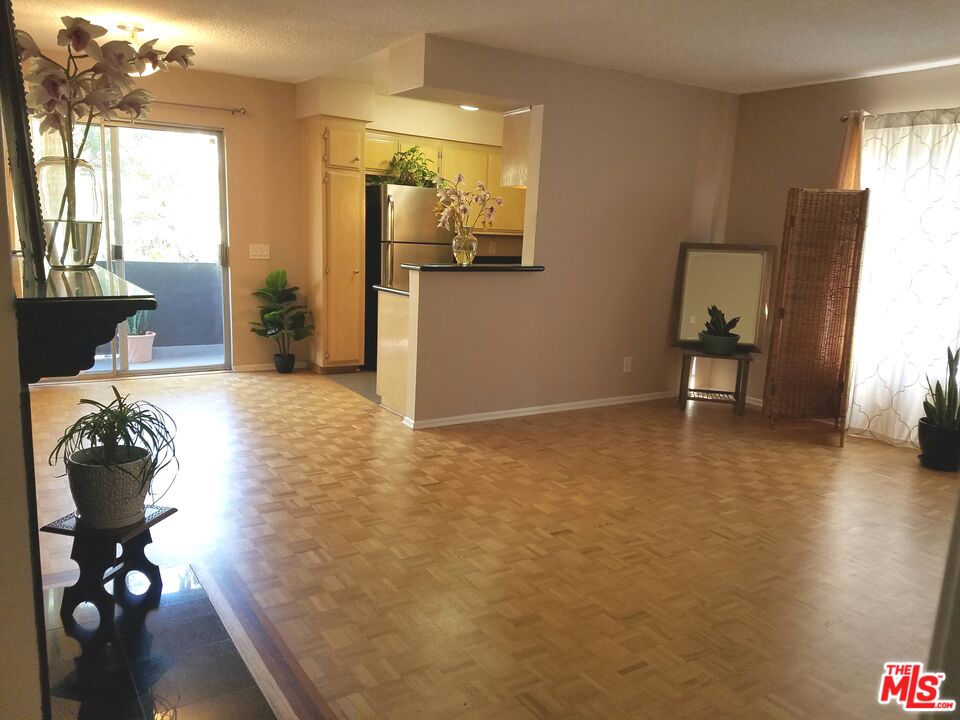 2425 OCEAN AVE Unit: 1
