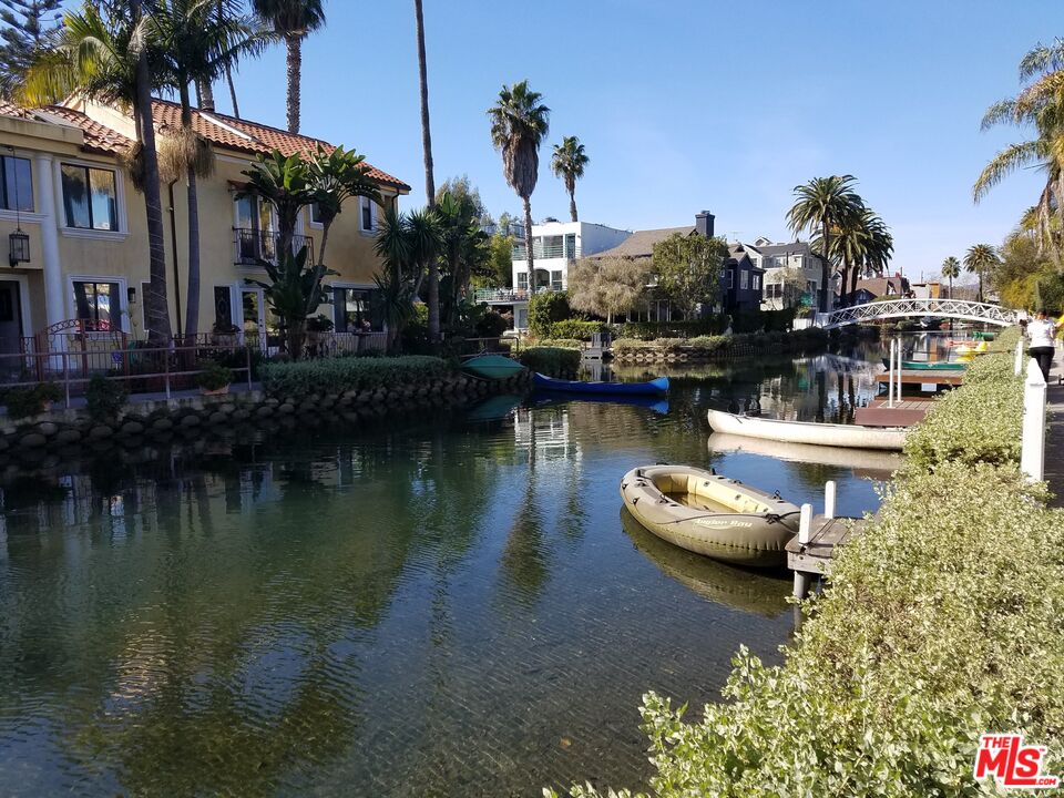 2425 OCEAN AVE Unit: 1