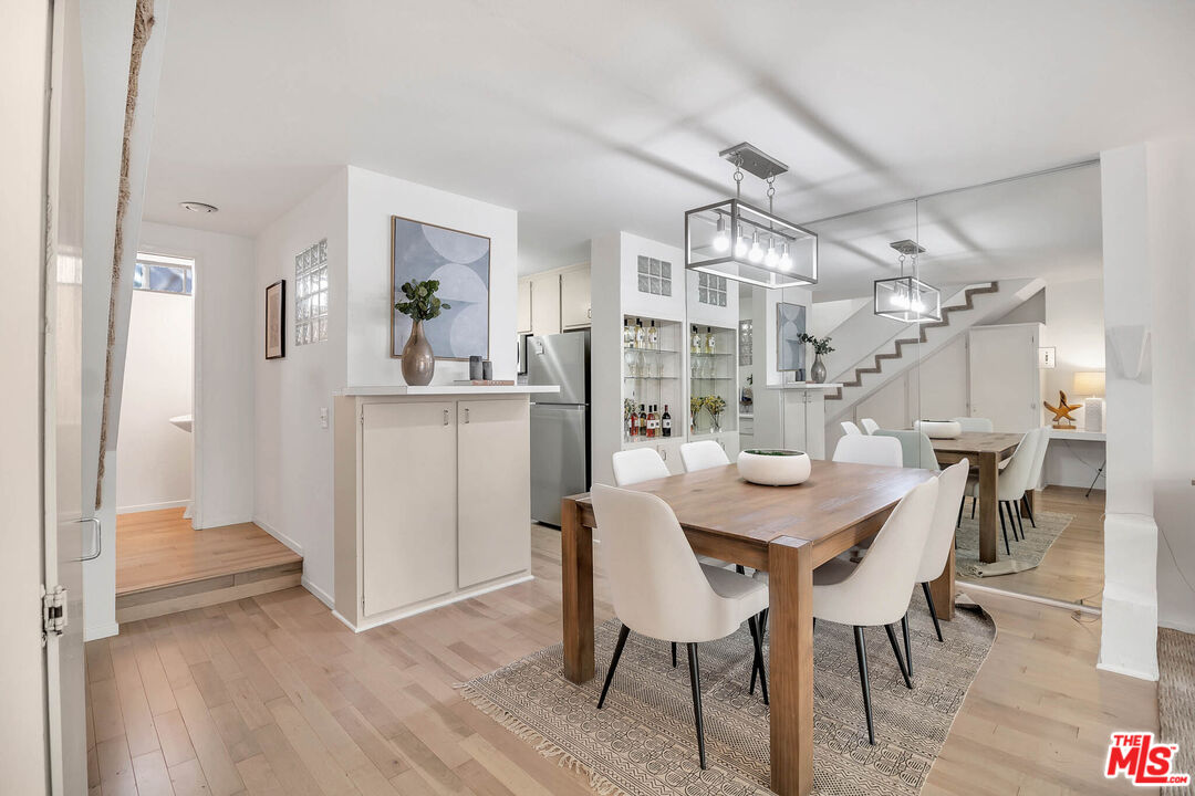 11650 Mayfield Ave Unit: 7