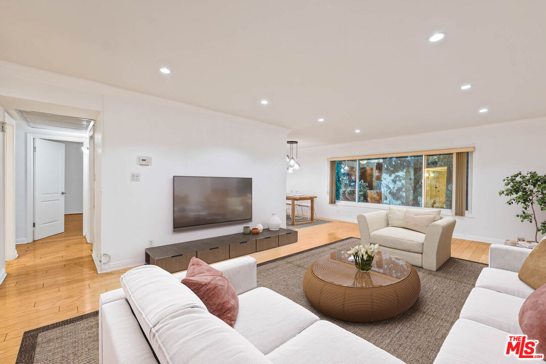 165 N Swall Dr Unit: 202