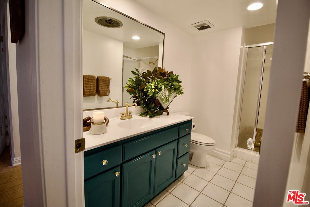 165 N Swall Dr Unit: 202