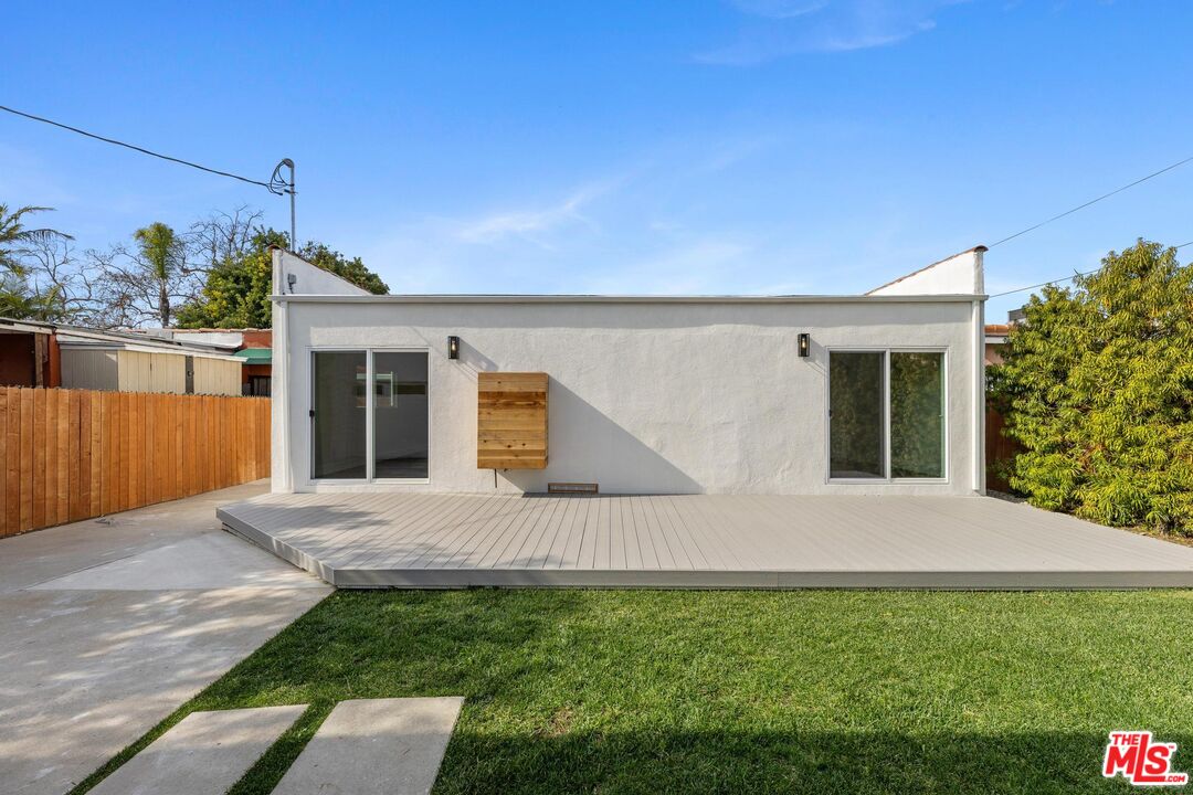 1442 S Ridgeley Dr