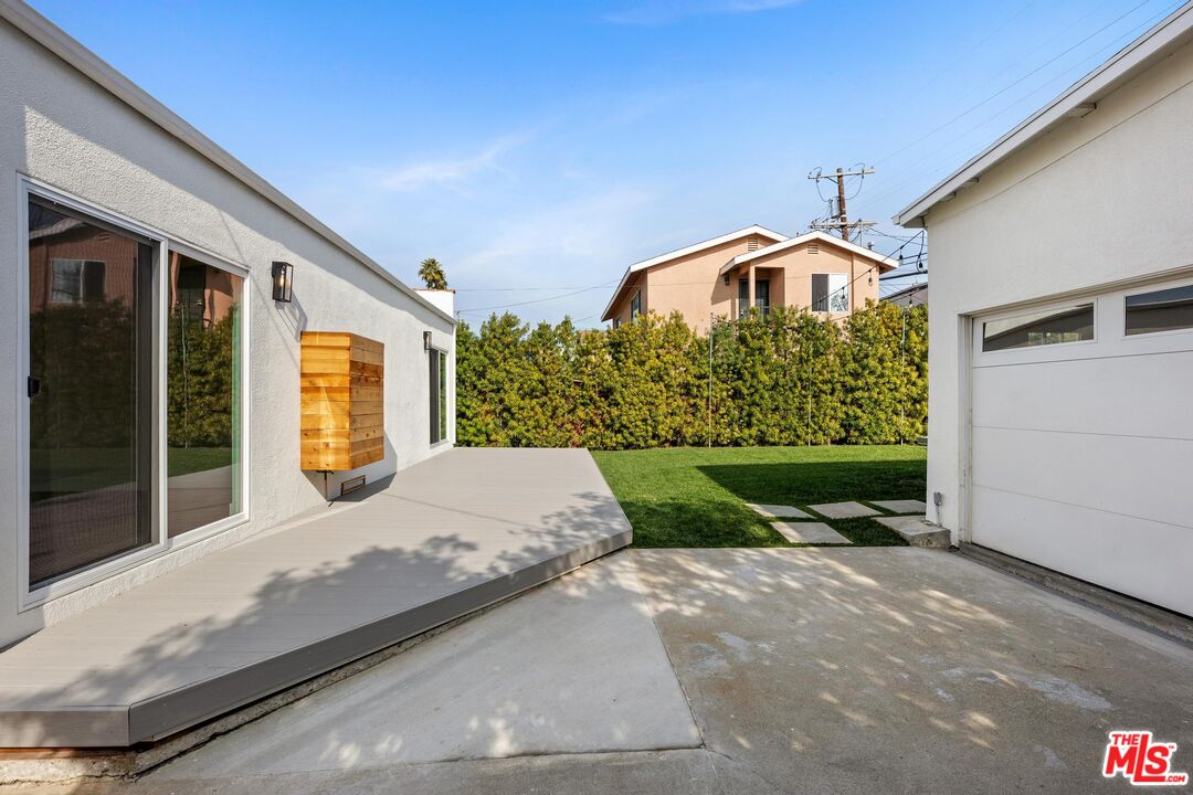 1442 S Ridgeley Dr