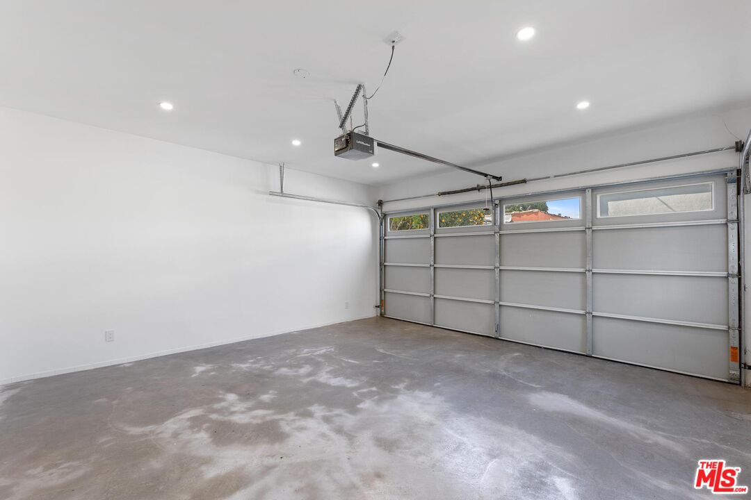 1442 S Ridgeley Dr