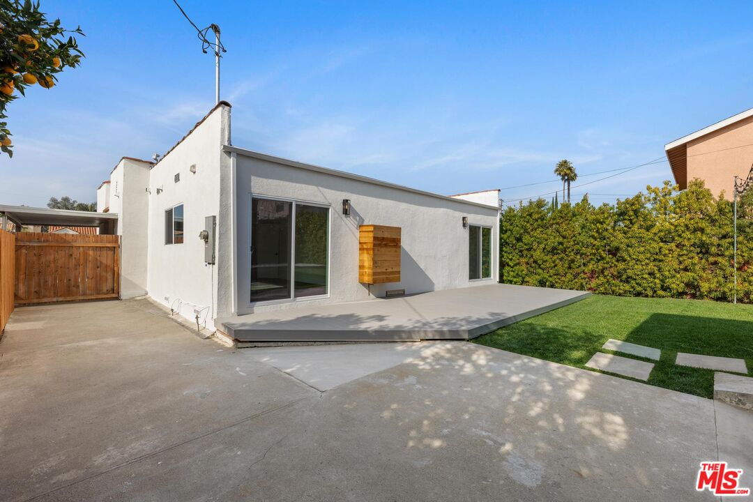 1442 S Ridgeley Dr