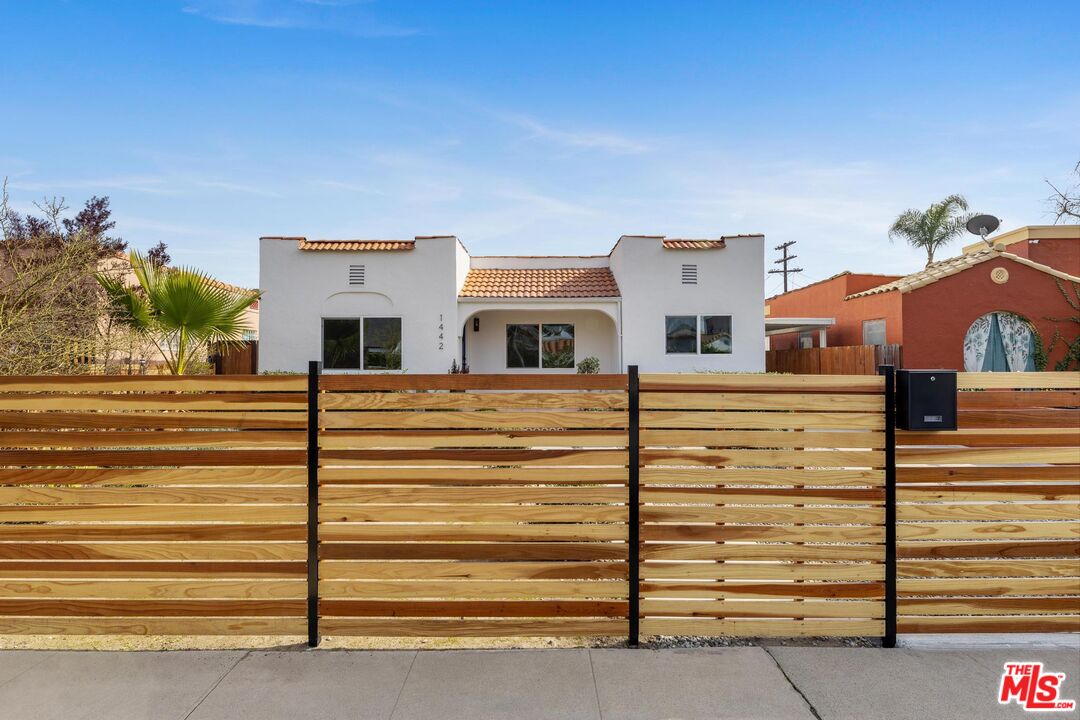 1442 S Ridgeley Dr