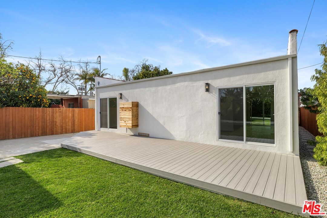 1442 S Ridgeley Dr