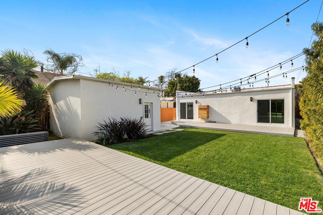 1442 S Ridgeley Dr