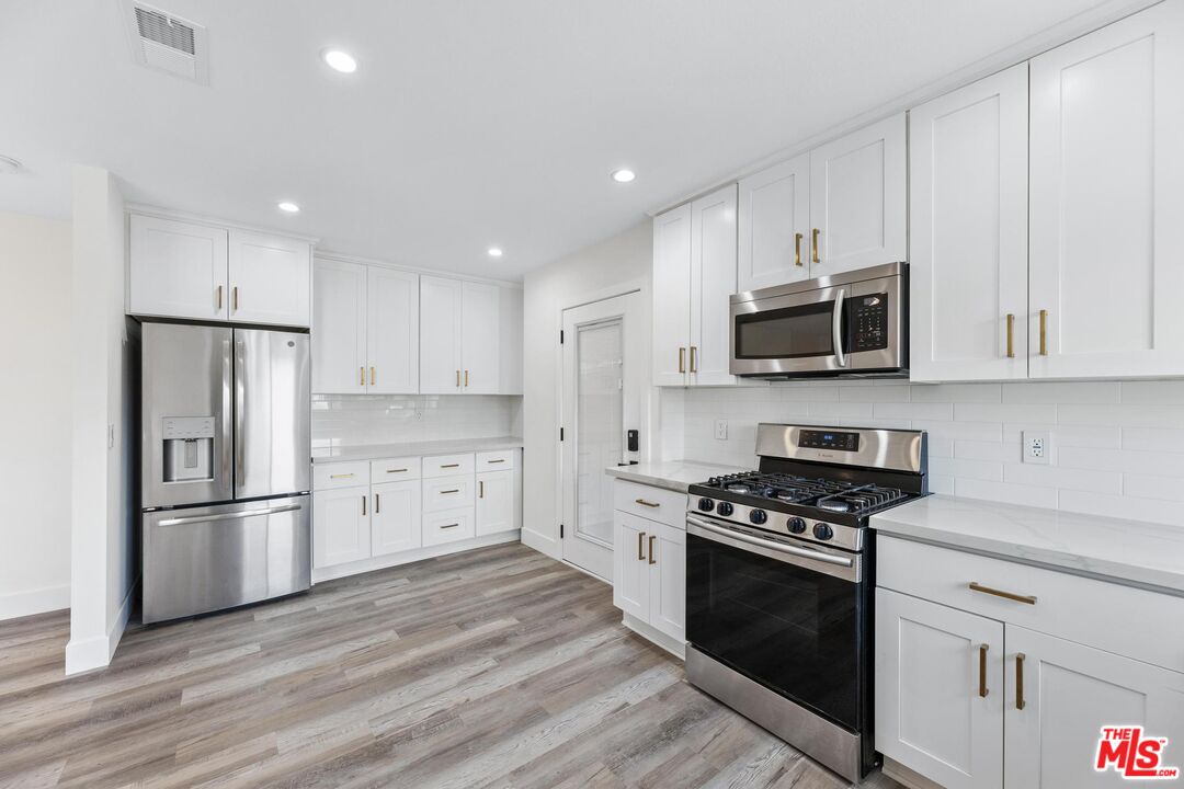 1442 S Ridgeley Dr
