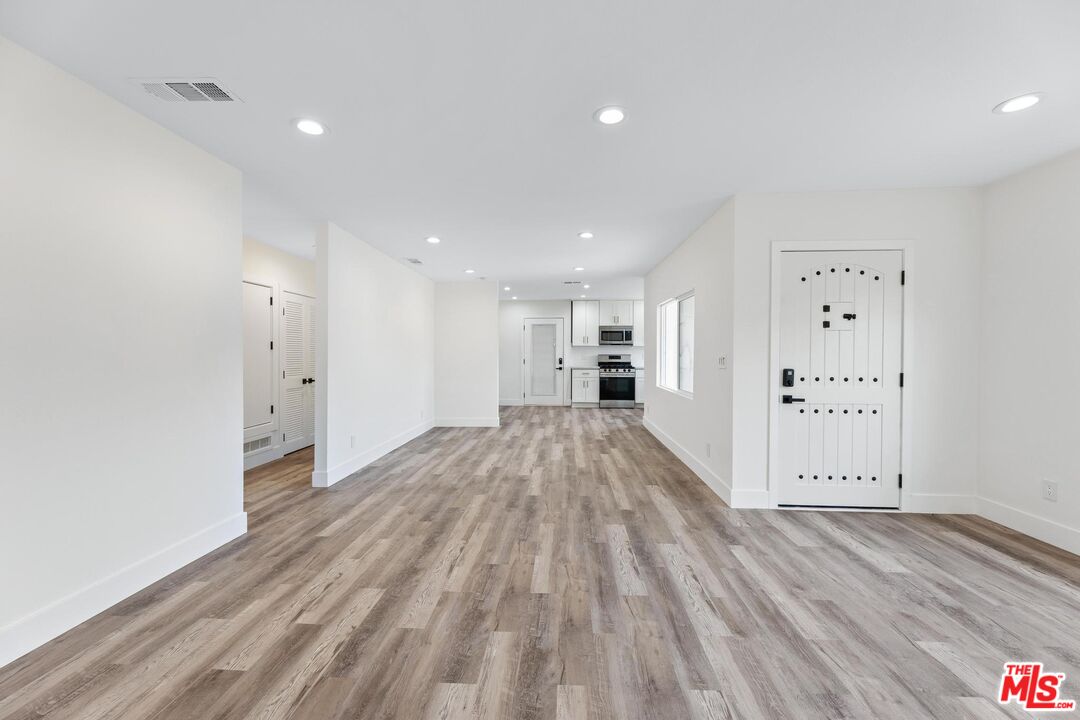 1442 S Ridgeley Dr