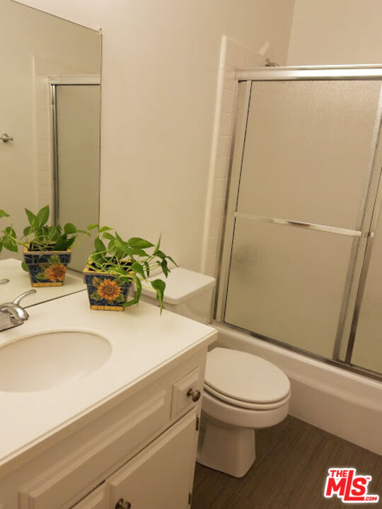 2425 OCEAN AVE Unit: 1