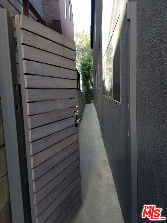 2425 OCEAN AVE Unit: 1