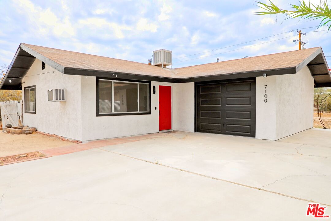 7100 Cholla Ave