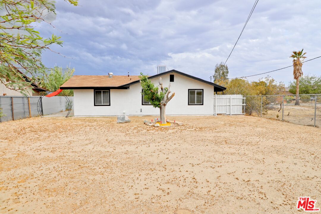 7100 Cholla Ave