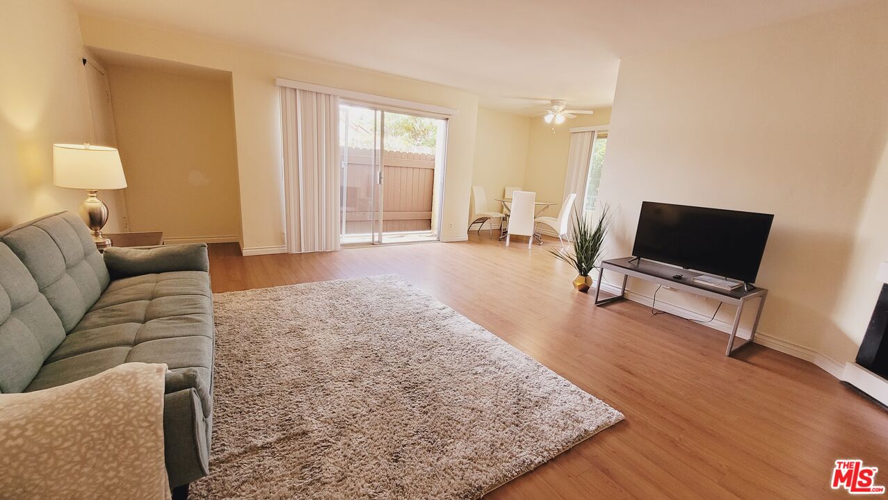 818 7th St Unit: 1