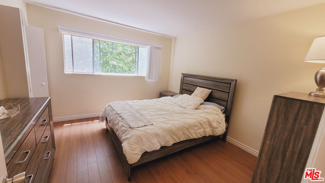818 7th St Unit: 1