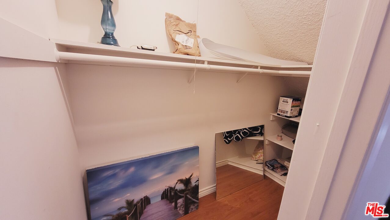 818 7th St Unit: 1