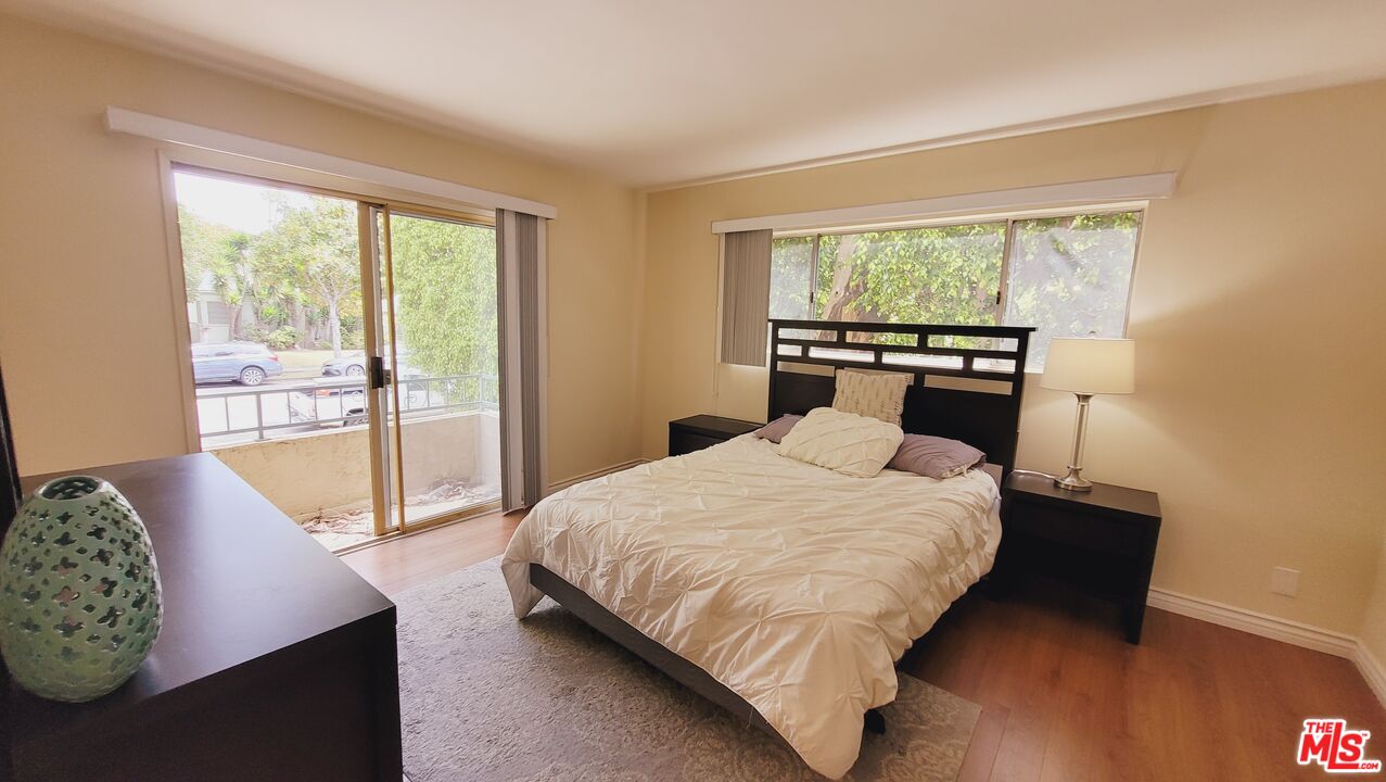818 7th St Unit: 1