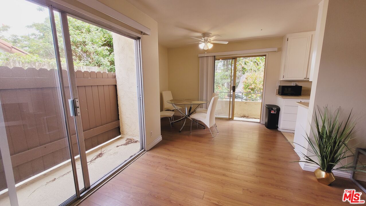 818 7th St Unit: 1