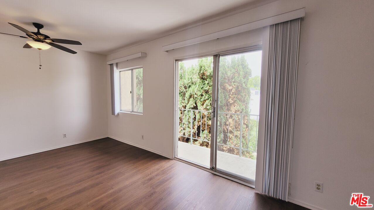 818 7th St Unit: 8