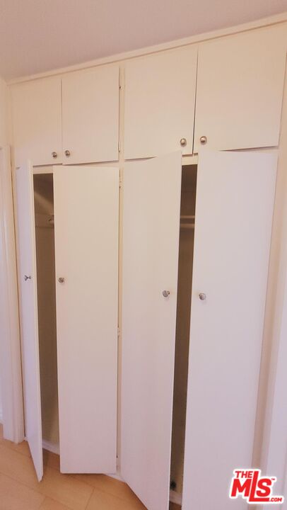 818 7th St Unit: 4
