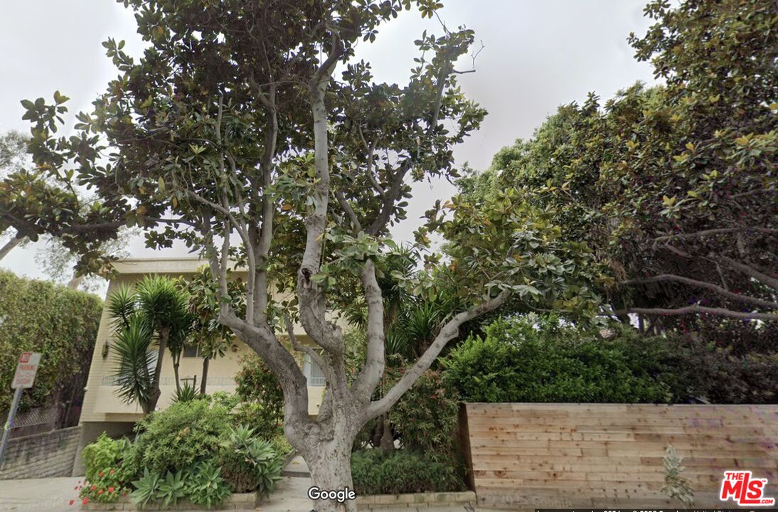 818 7th St Unit: 4