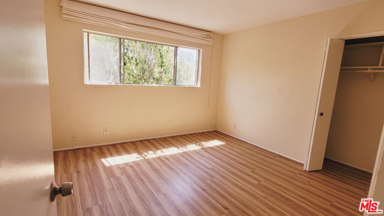 818 7th St Unit: 9