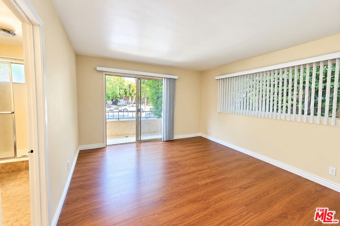 818 7th St Unit: 1