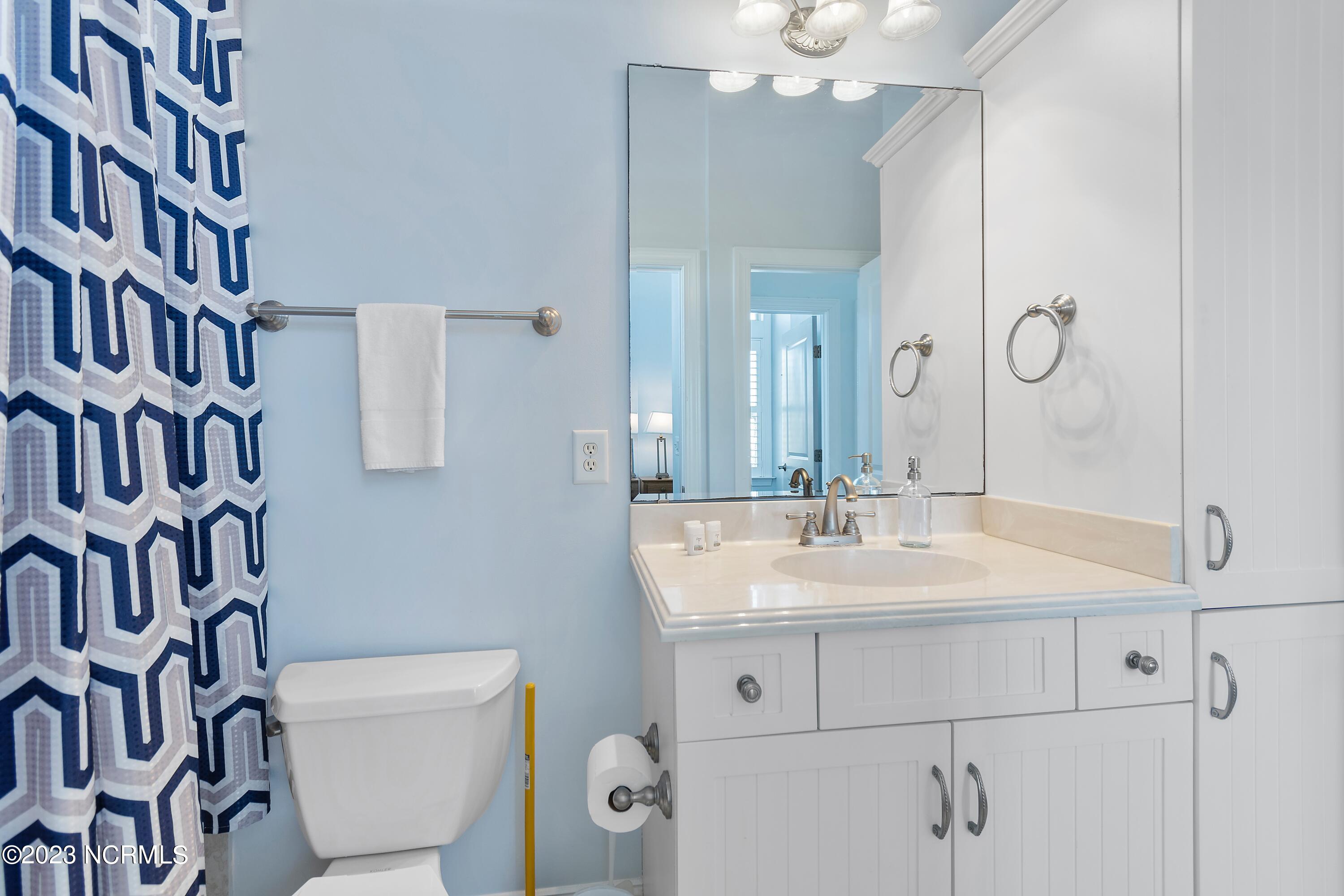 11 E Columbia Street Unit: Unit A