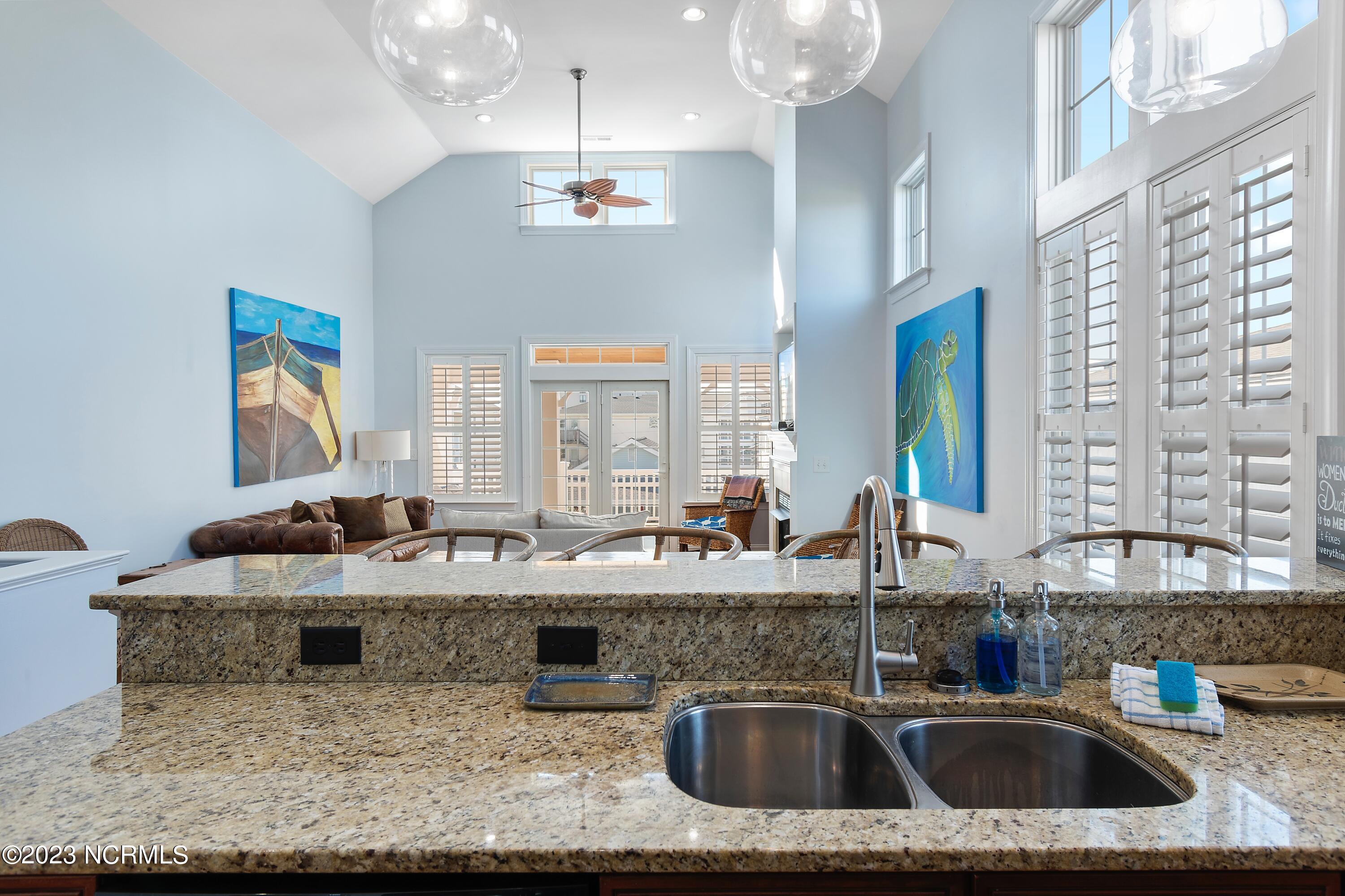 11 E Columbia Street Unit: Unit A