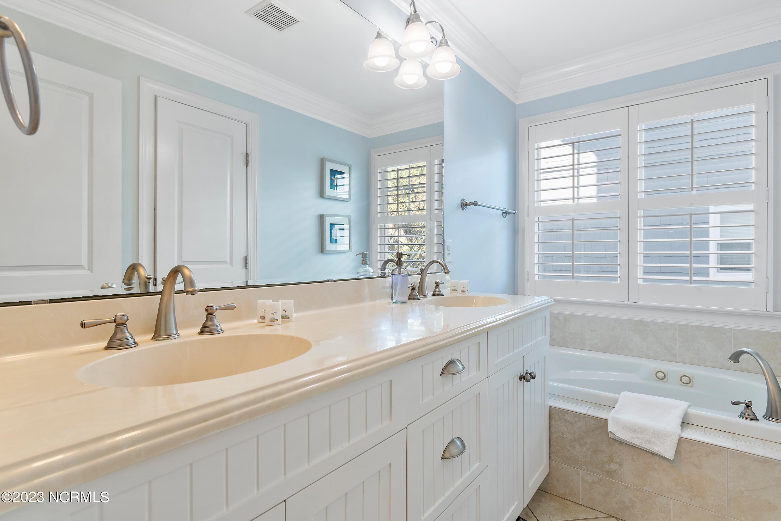 11 E Columbia Street Unit: Unit A