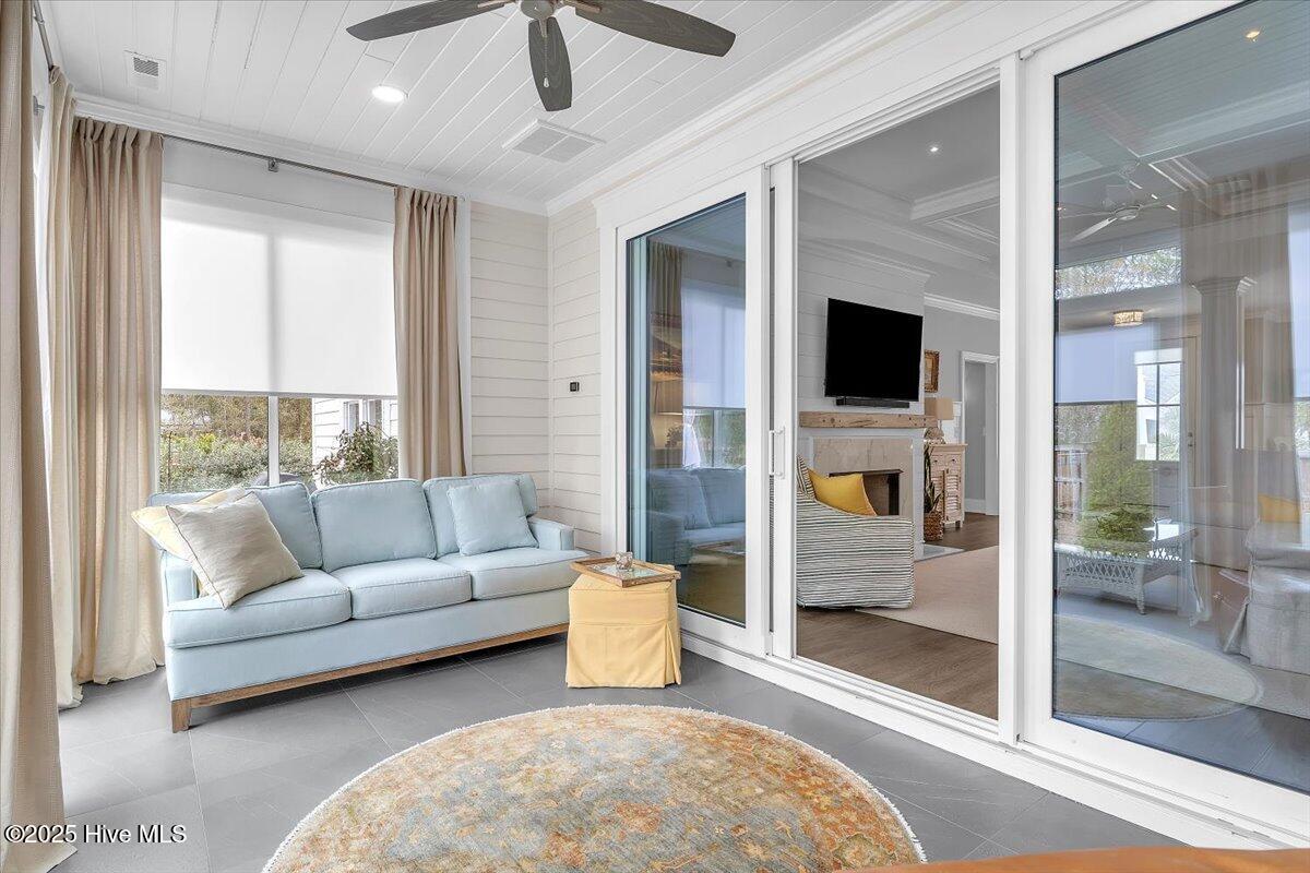 190 Gentle Breeze Court