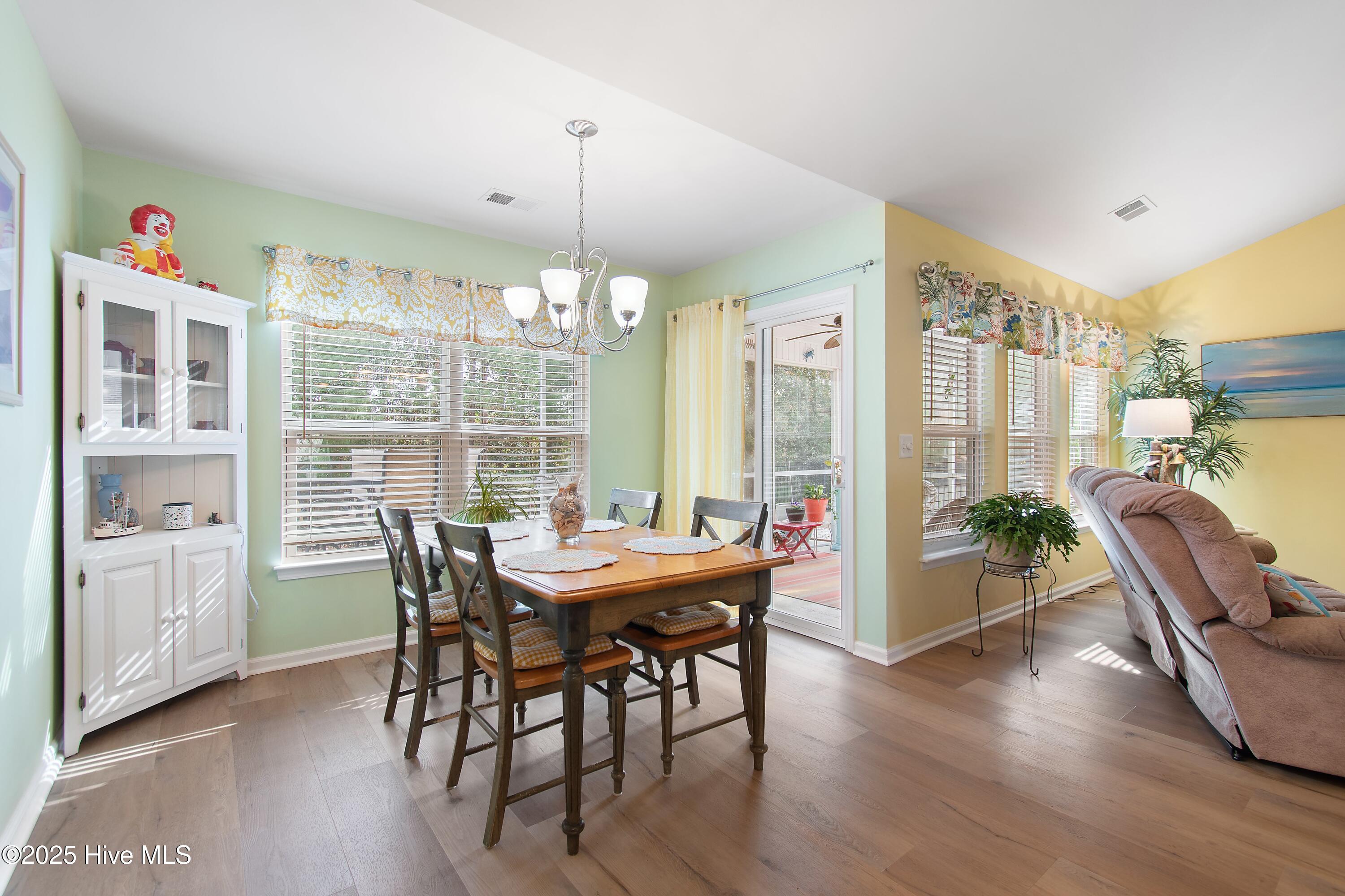 2081 Castlebridge Court NW