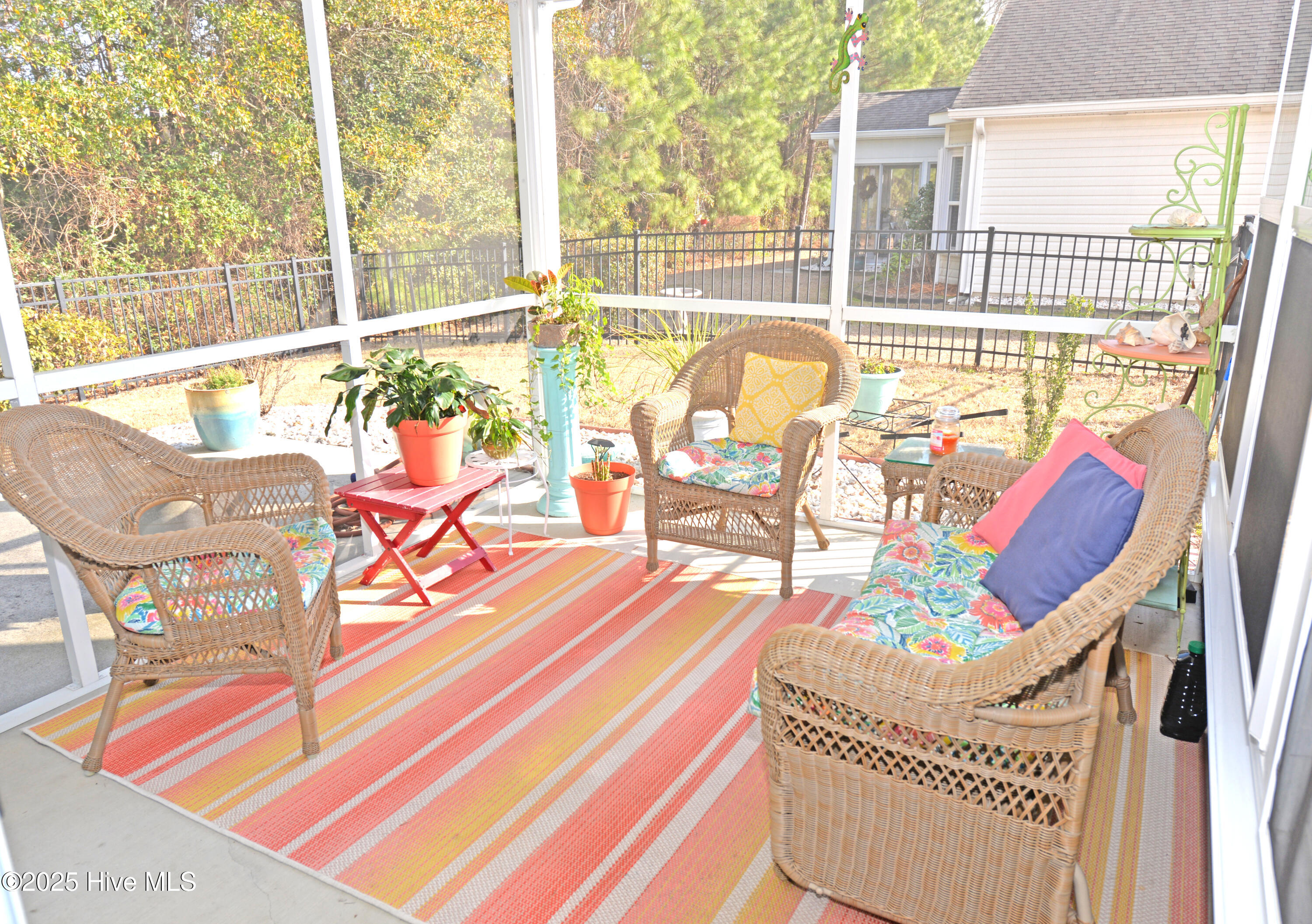 2081 Castlebridge Court NW