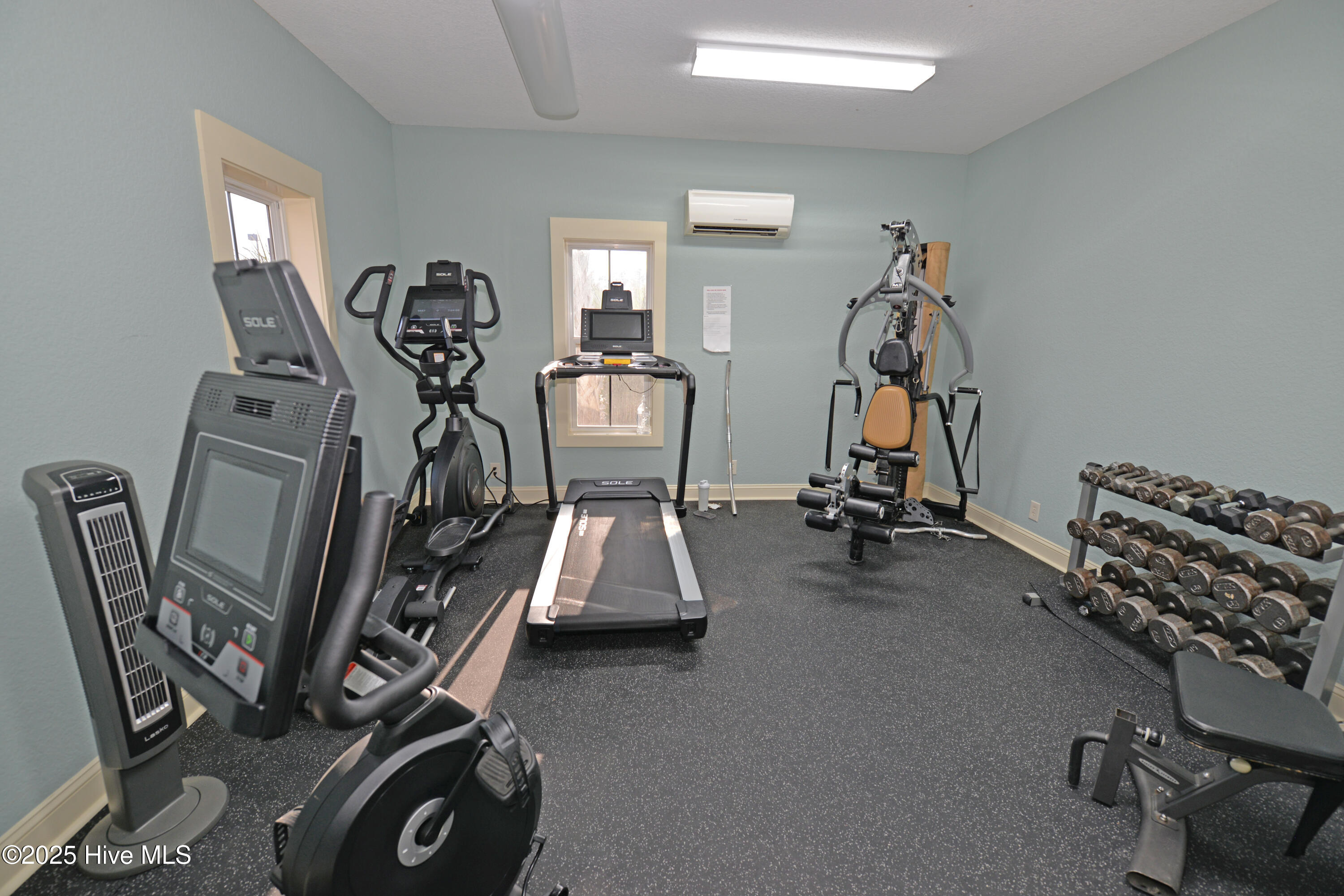 2081 Castlebridge Court NW