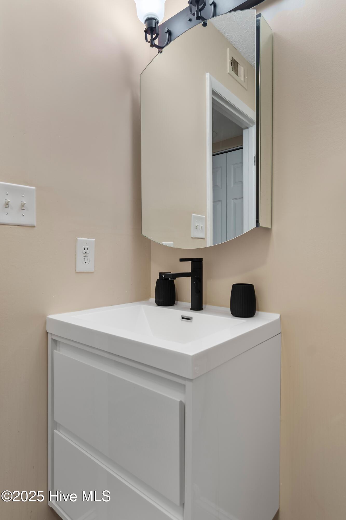 1000 Caswell Beach Road, Apt 1007