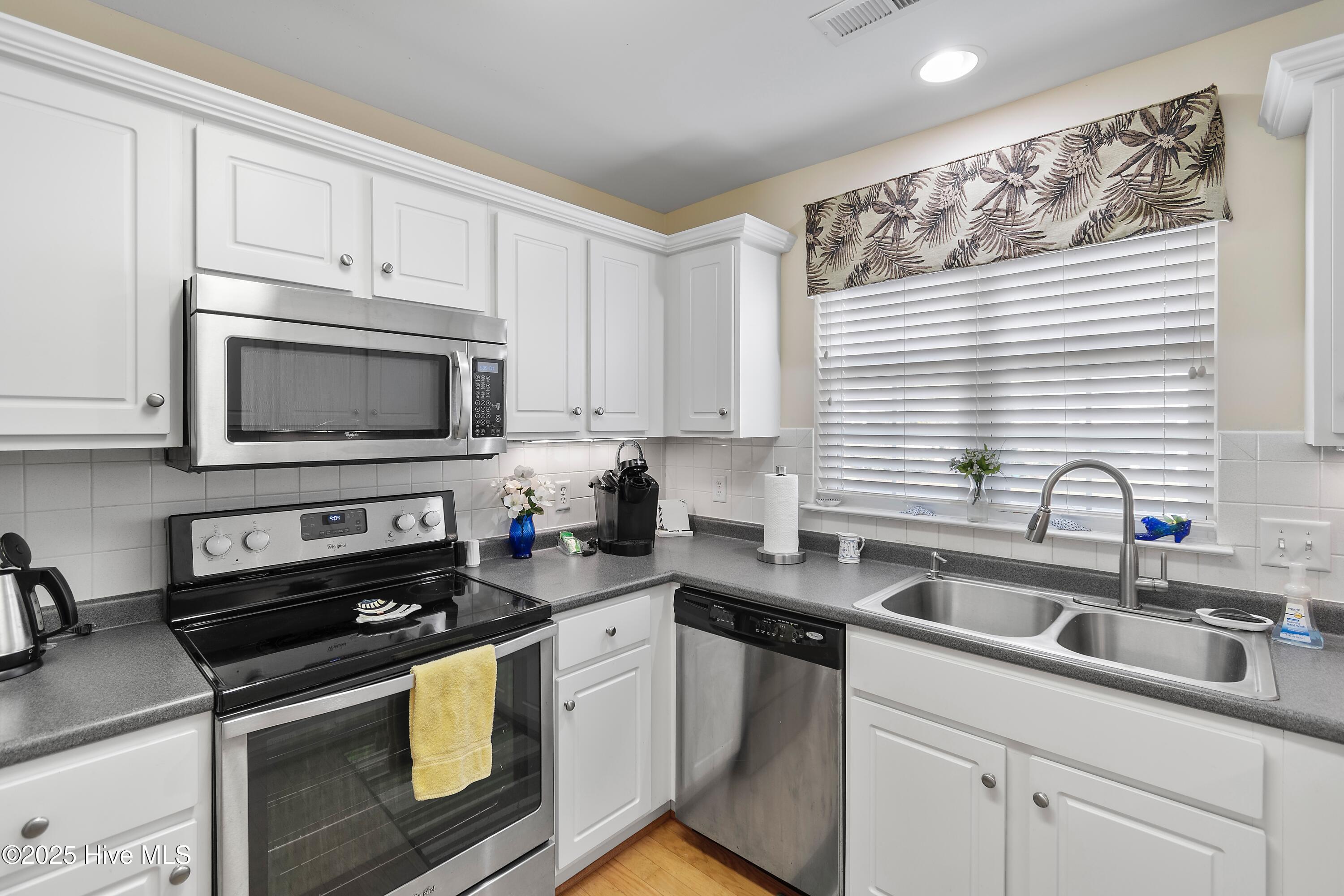 5025 Glen Cove Drive SE